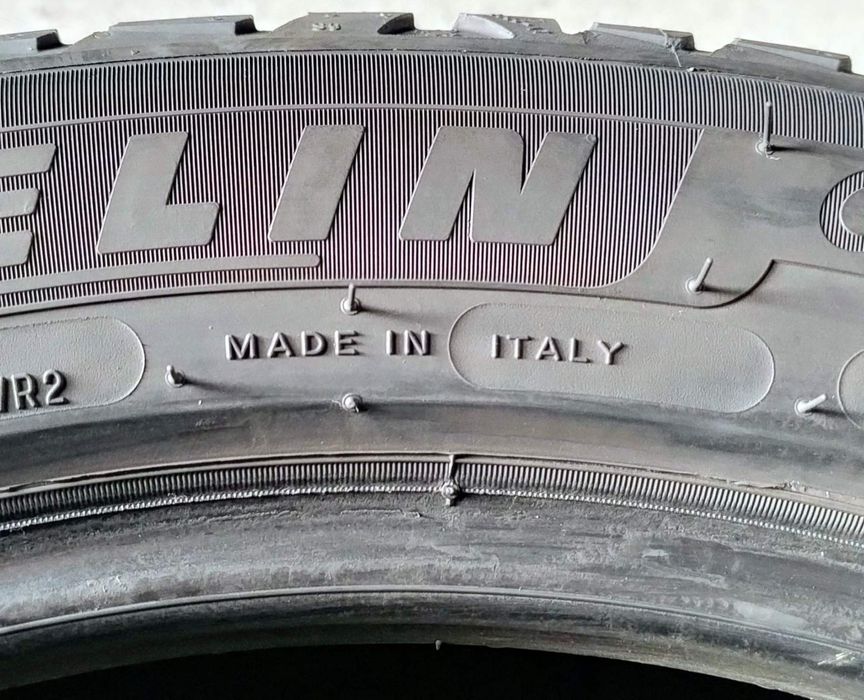 Шини всесезонні R19 255/45 Michelin Cross Climate 2 SUV