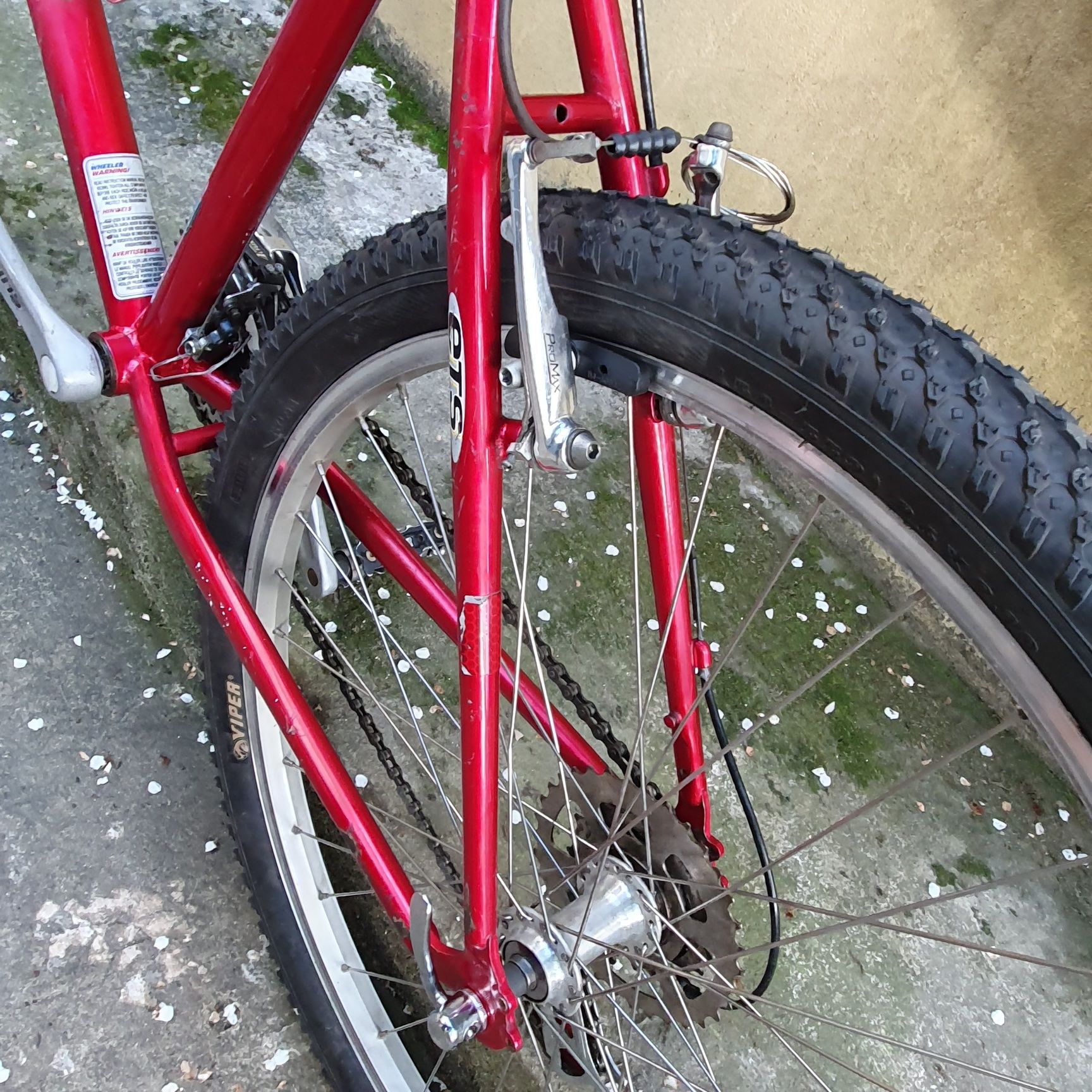 Bicicleta Montanha confortável e com suspensão muito boa
