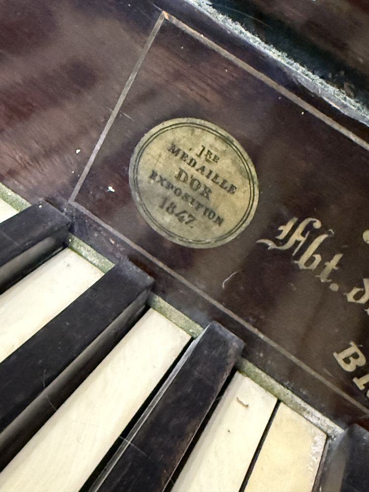 Piekne zabytkowe pianino 1847  antyk