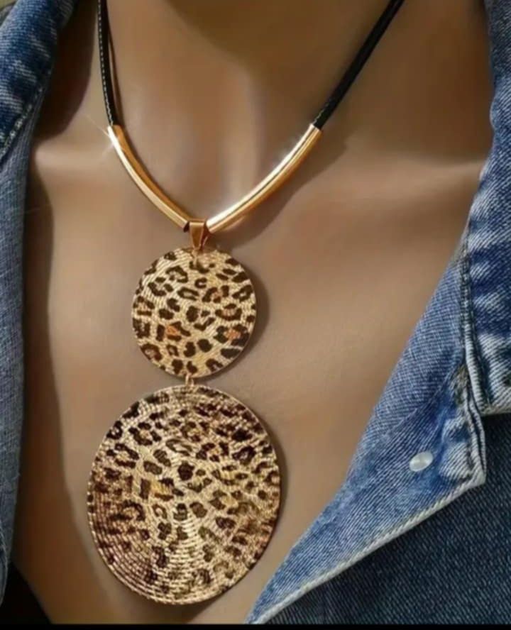 Naszyjnik z kółkami Leopard Print.