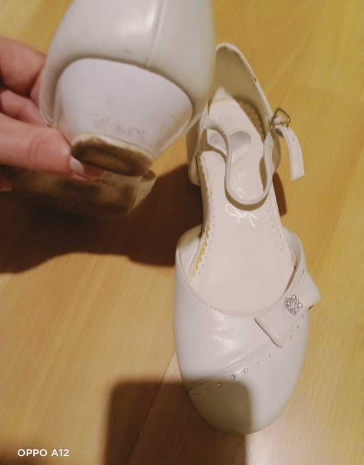 Buty komunijne białe