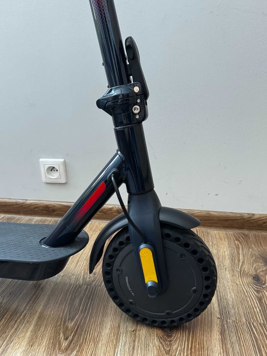 Hulajnoga elektryczna Redbull Racing 8.5