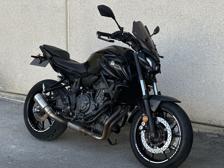 Yamaha MT07 - 2022 c/ Extras!