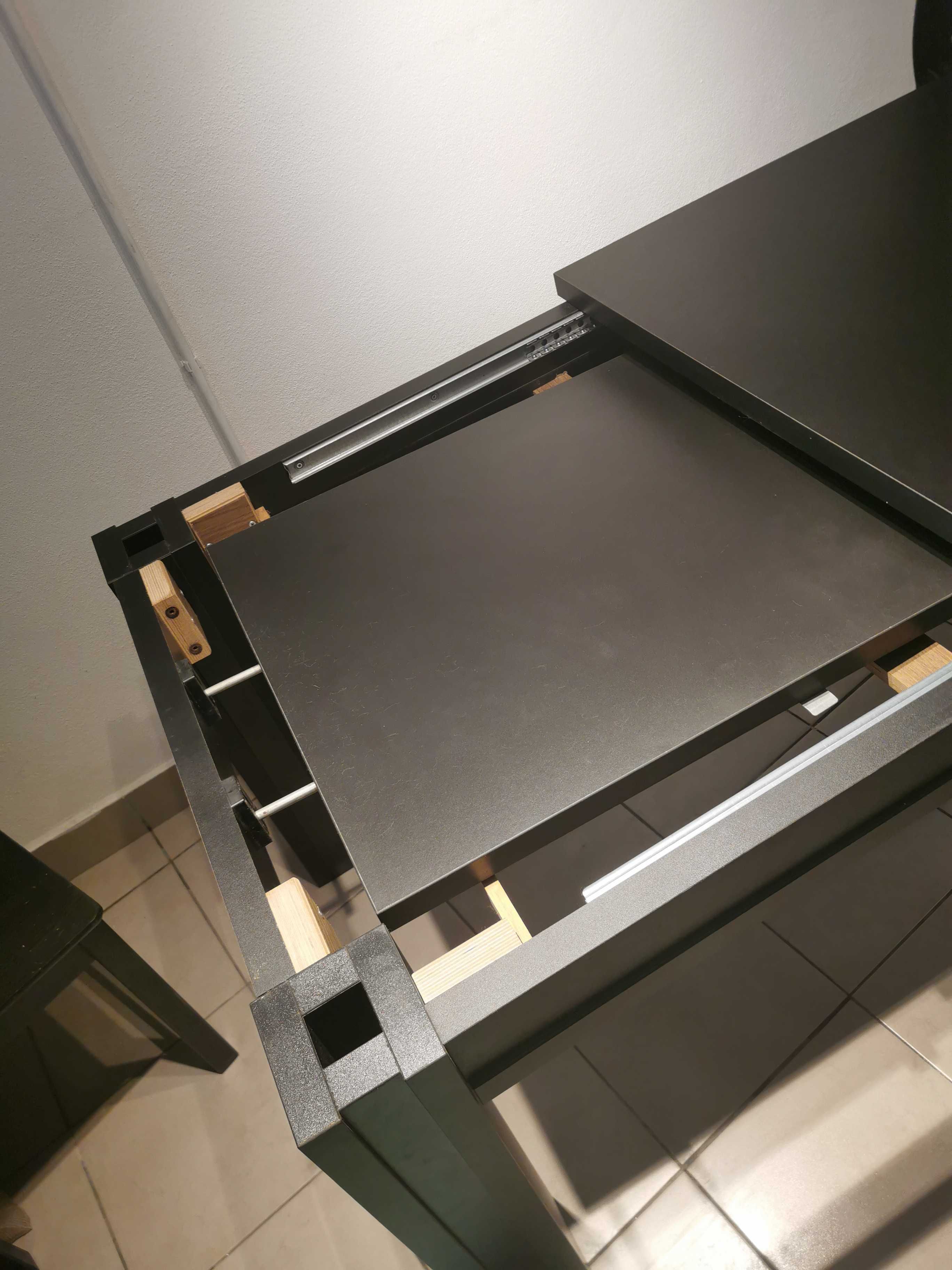 Mesa de jantar extensível (preta)