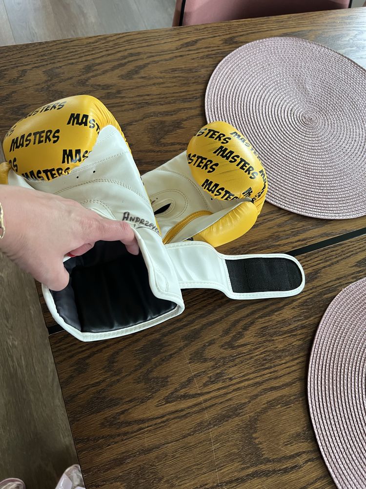 Rękawice bokserskie Masters r 8-oz dla dzieci.
