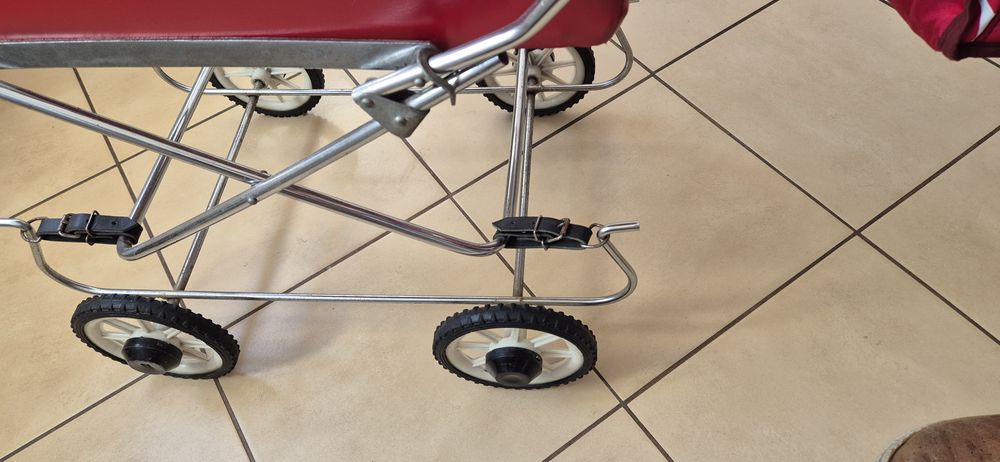 Wózek wózeczek dla lalek PRL stary eko skóra plus dodatki lalki lalka