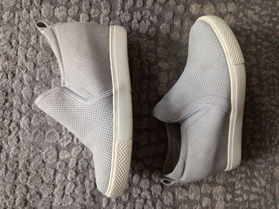 Szare buty na koturnie 39