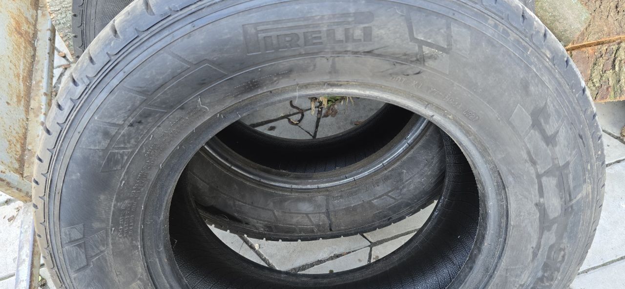 Продам резину Pirelli 205/70/15С новая по цене б/у