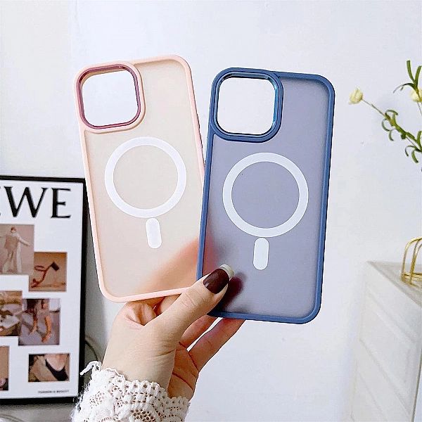 Magnetyczne etui z MagSafe Color Matte Case do iPhone 15 Pro Max - zie
