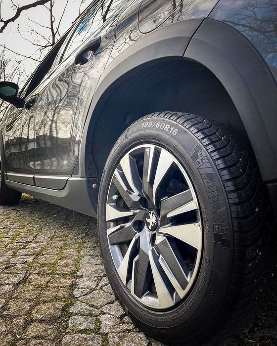 PEUGEOT 2008 ALLURE 110CV