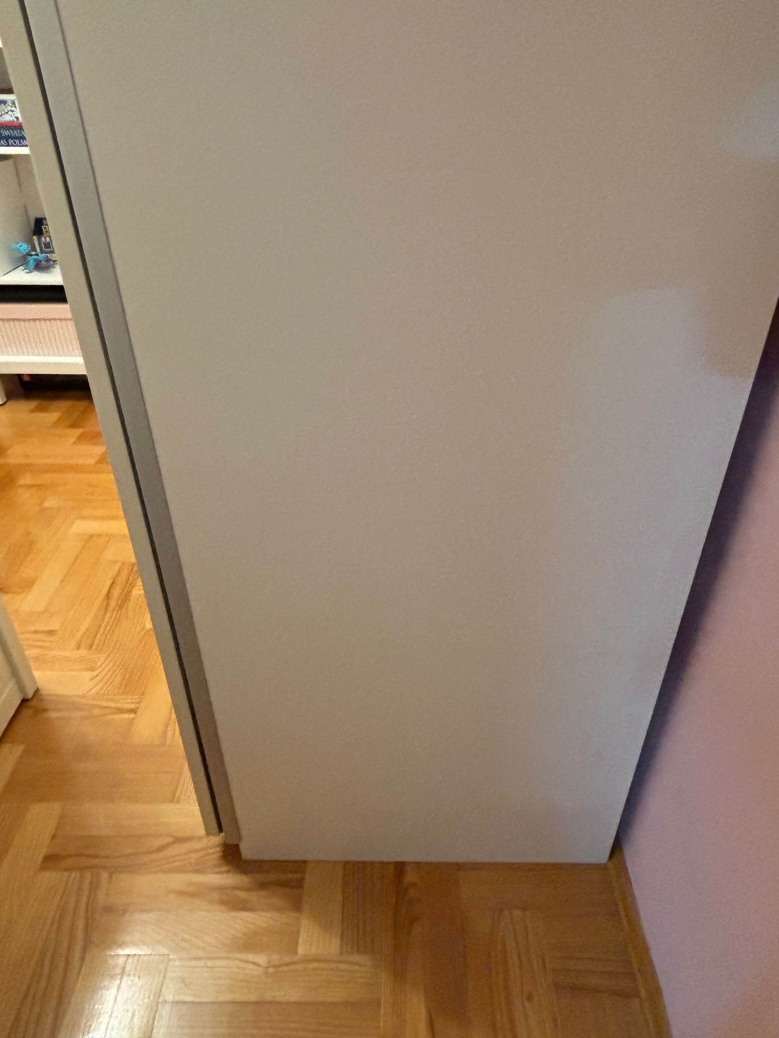 Biała szafa pax z przesuwanymi drzwiami- Ikea