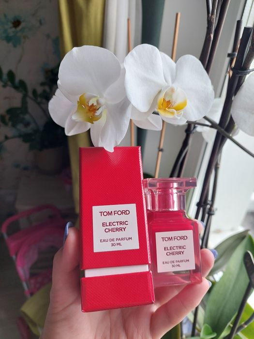 Парфуми Tom Ford Electric Cherry
