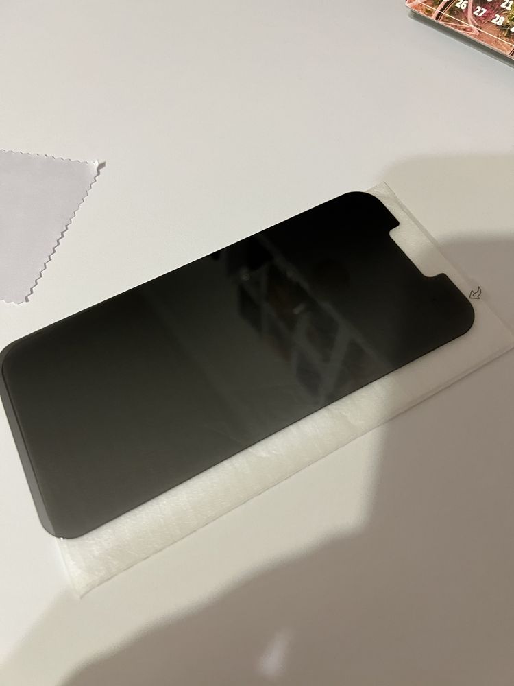 Захисне темне скло на IPhone 13 Pro Max