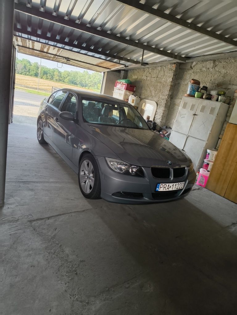 BMW E90 2005r. Dobry stan