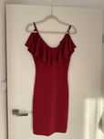 Czerwona elegancka sukienka w rozmiarze s