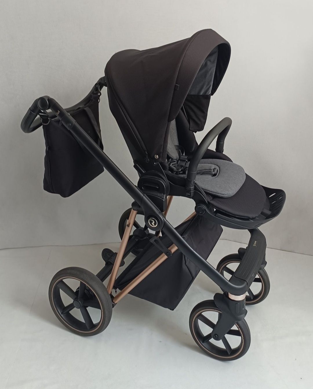 Wózek Roan Ivi 2.0 4w1/Fotelik Cybex Cloud Z2/Baza Cybex Z obrotowa
