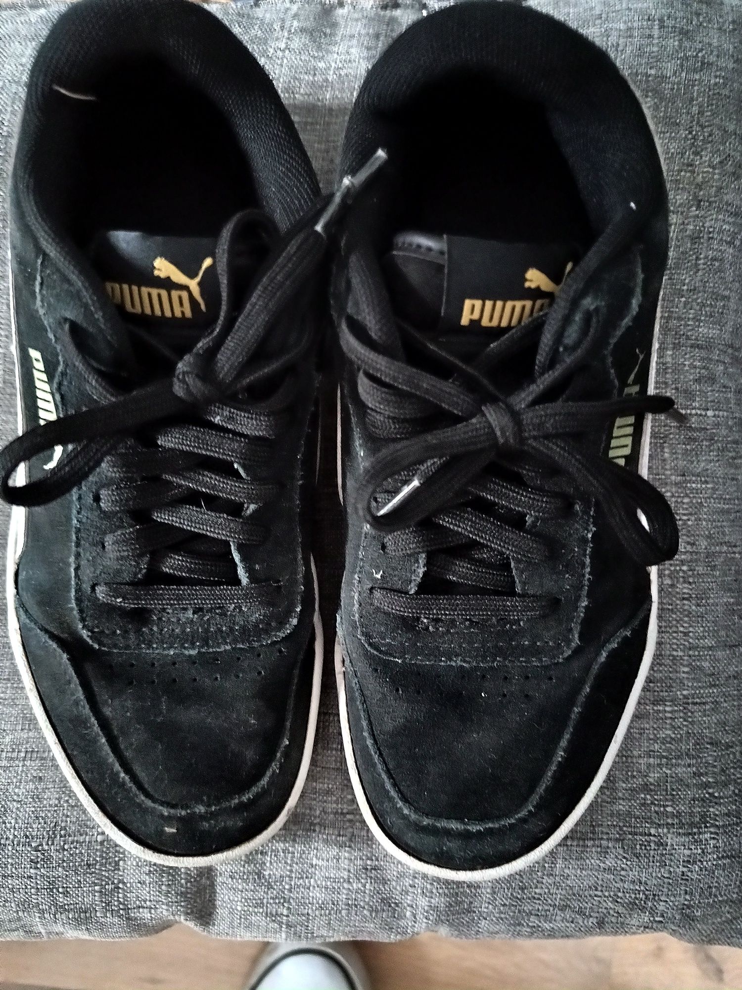 Buty młodzieżowe Puma Caracal 36