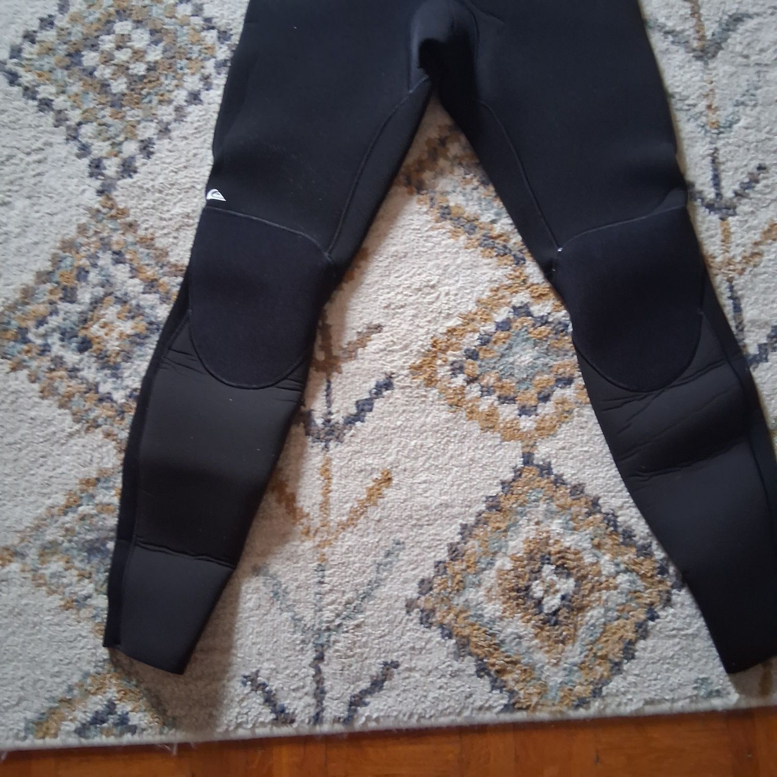 Quiksilver wet suit tamanho- S 14B 4/3 mm