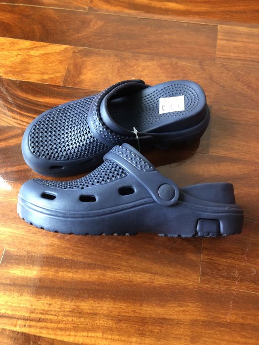 Chinelos (Crocs) 37