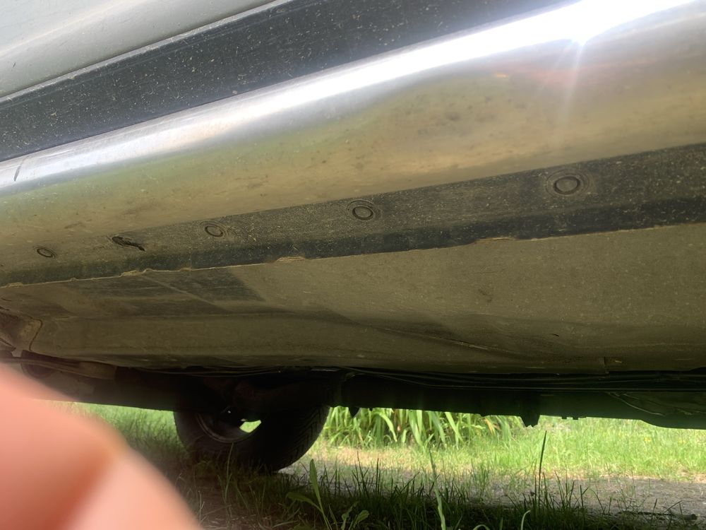 Nissan  4/4 2.5 B-G 2004 rok . Sprzedam lub zamienie na cos…