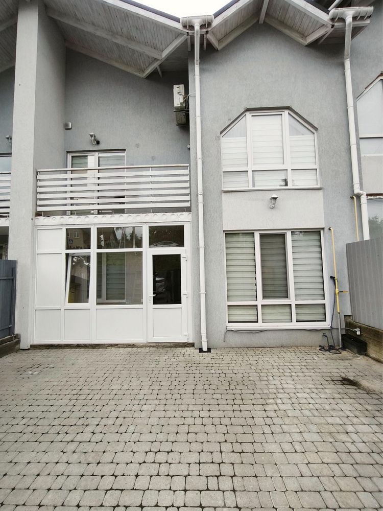 В Продажу триповерховий Таунхаус з ремонтом, ГАЗ, 105 м²