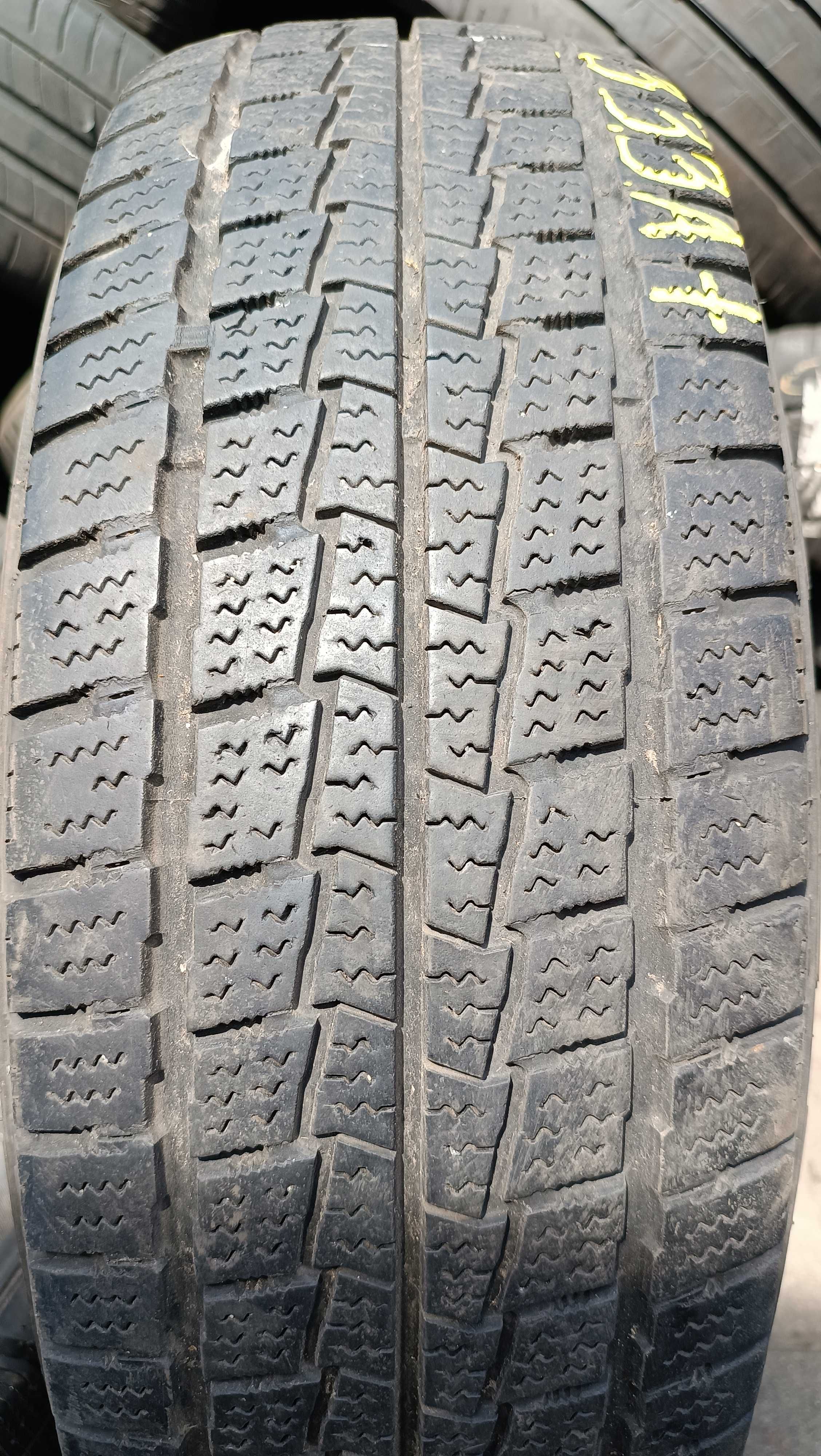 1x 205/70 R15C 106/104R Hankook Winter RW06 / 333A+