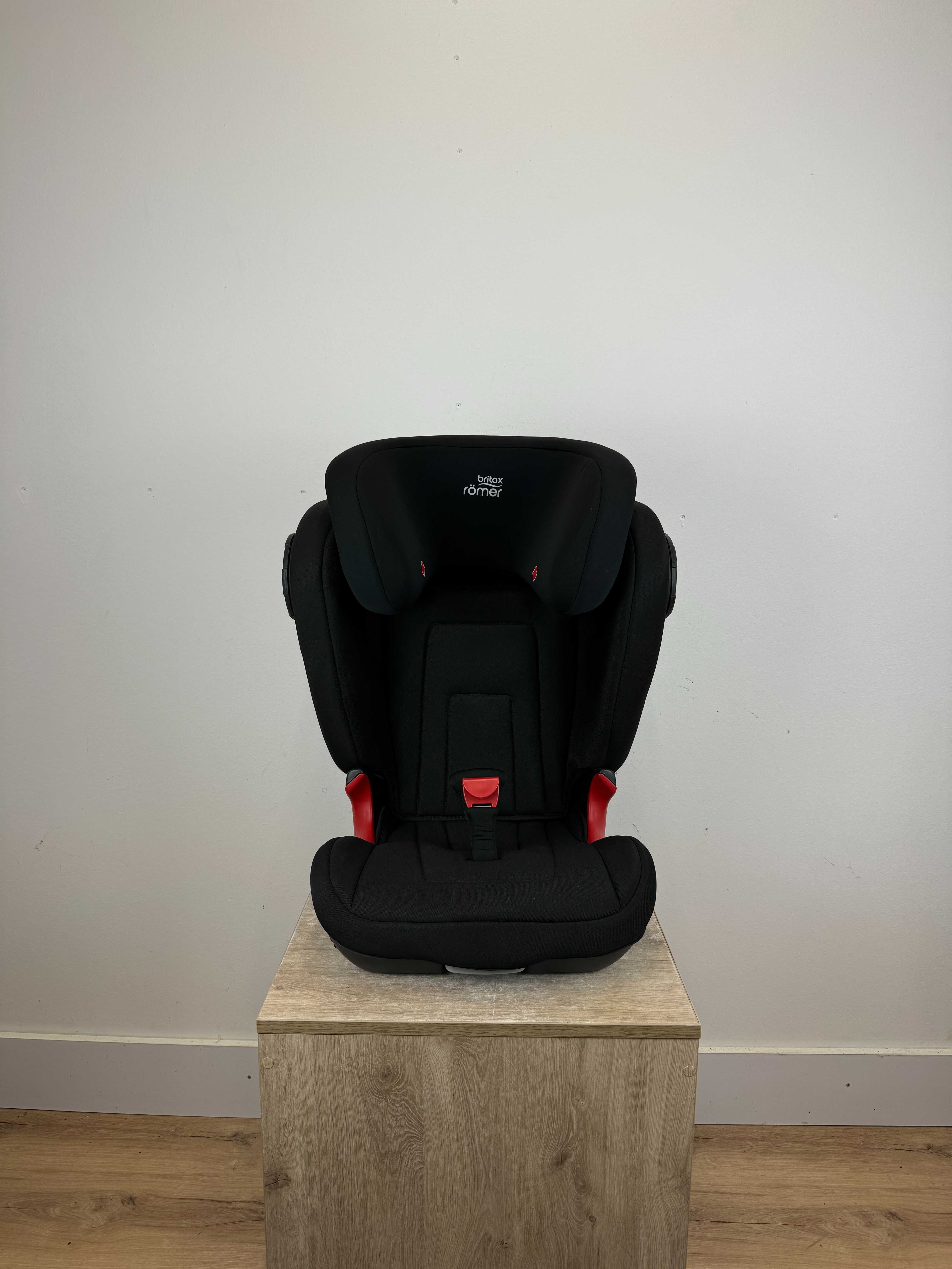 Fotelik samochodowy Britax & Romer Kidfix 2S Cosmos Black 15-36Kg