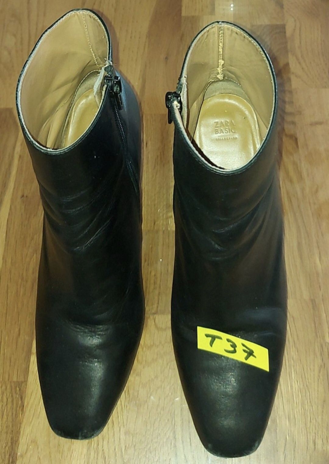Botas em croûte Mango e/ou Zara de pele...