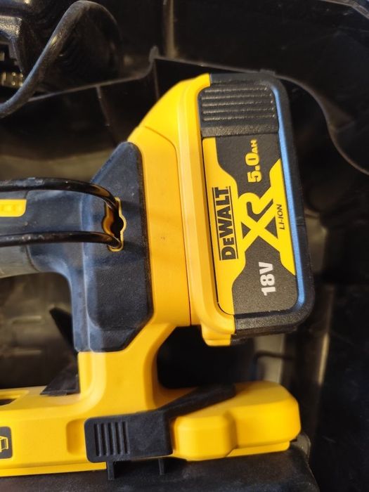 Dewalt DCN 890 - gwoździarka do betonu