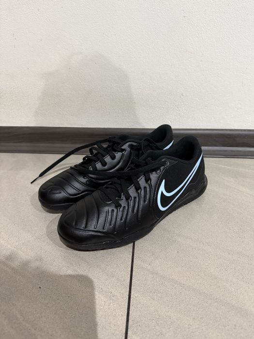 Buty halowe Nike Legend 10 Club IC rozmiar 42
