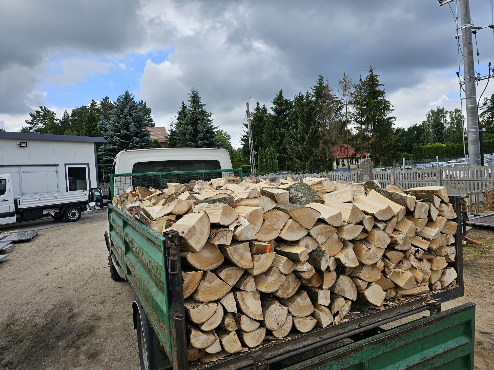 Drewno opałowe wszystkie gatunki cięte rąbane transport gratis