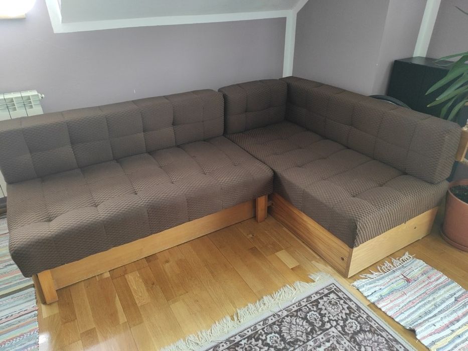 Narożnik PRL w sobrym stanie