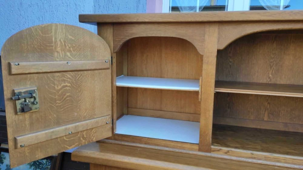 Komplet mebli drewnianych kredens stół krzesła