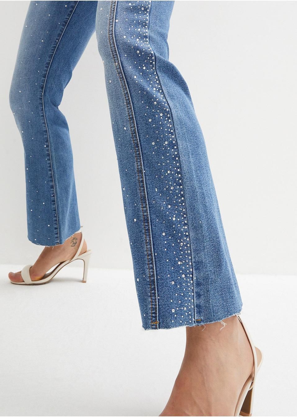 B.P.C jeansy bootcut 7/8 z połyskującymi zdobieniami ^46