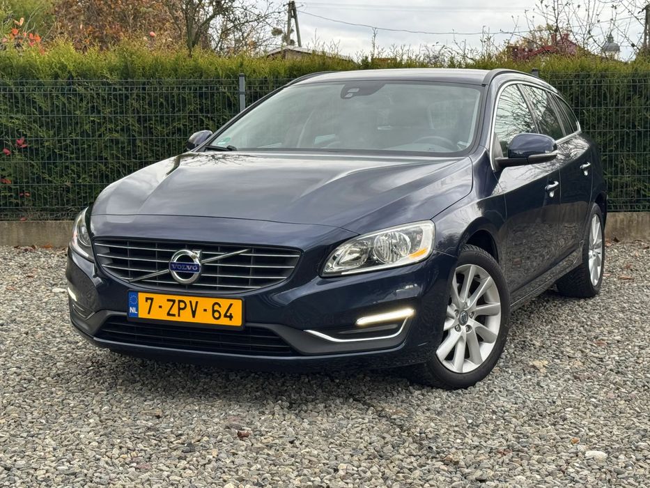 Volvo V60 1.6 D2 115KM Automat Summum Navi