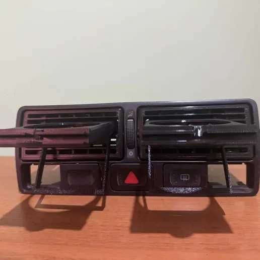 Підстаканник VW Golf 4 лівий або правий в центр