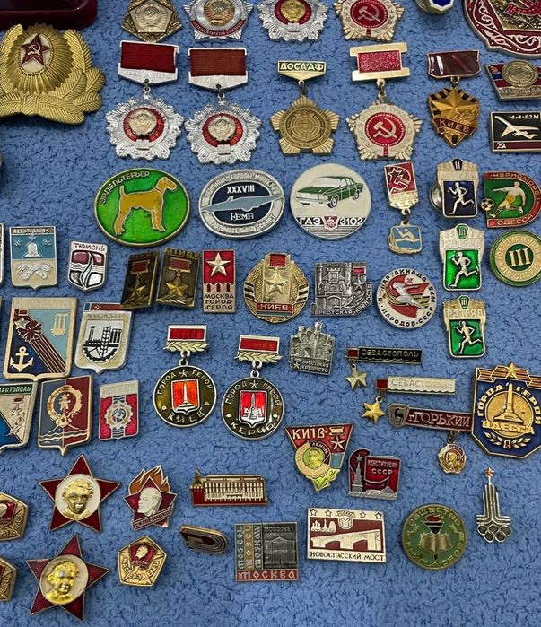 Значки знаки ссср разные смотрите фото . Не пропаганда!