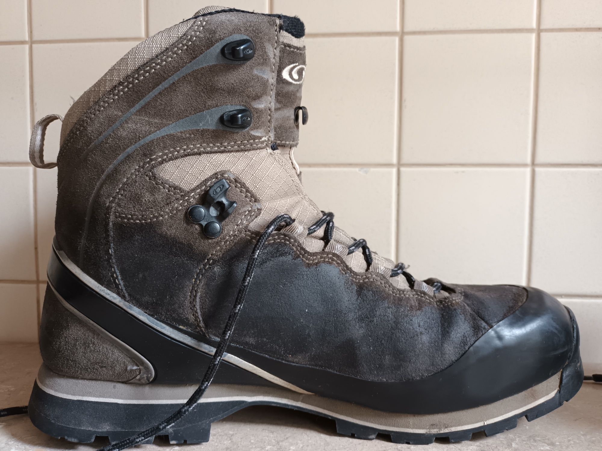 Salomon buty trekkingowe 46 2/3 wkładka 30,2