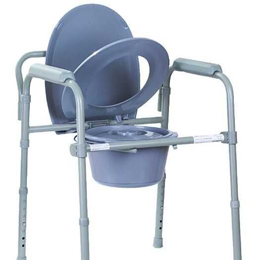 Крісло-стілець з санітарним оснащенням