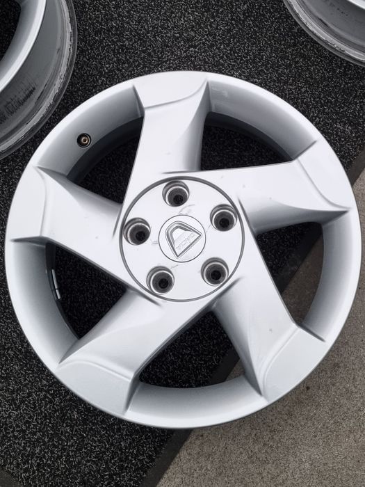Felgi Alu 16" Dacia Duster 5x114,3 BdbStan Oryginalne