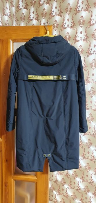 Куртка жіноча,подовжена.