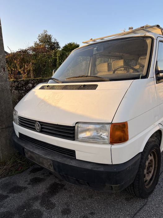 Volkswagen Caravelle 9Lugares 2.4D