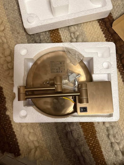 Дзеркало для гоління (косметичне) HANSGROHE AddStoris LED. Золоте