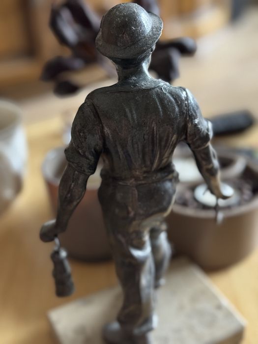Figura Górnika z cyngalu