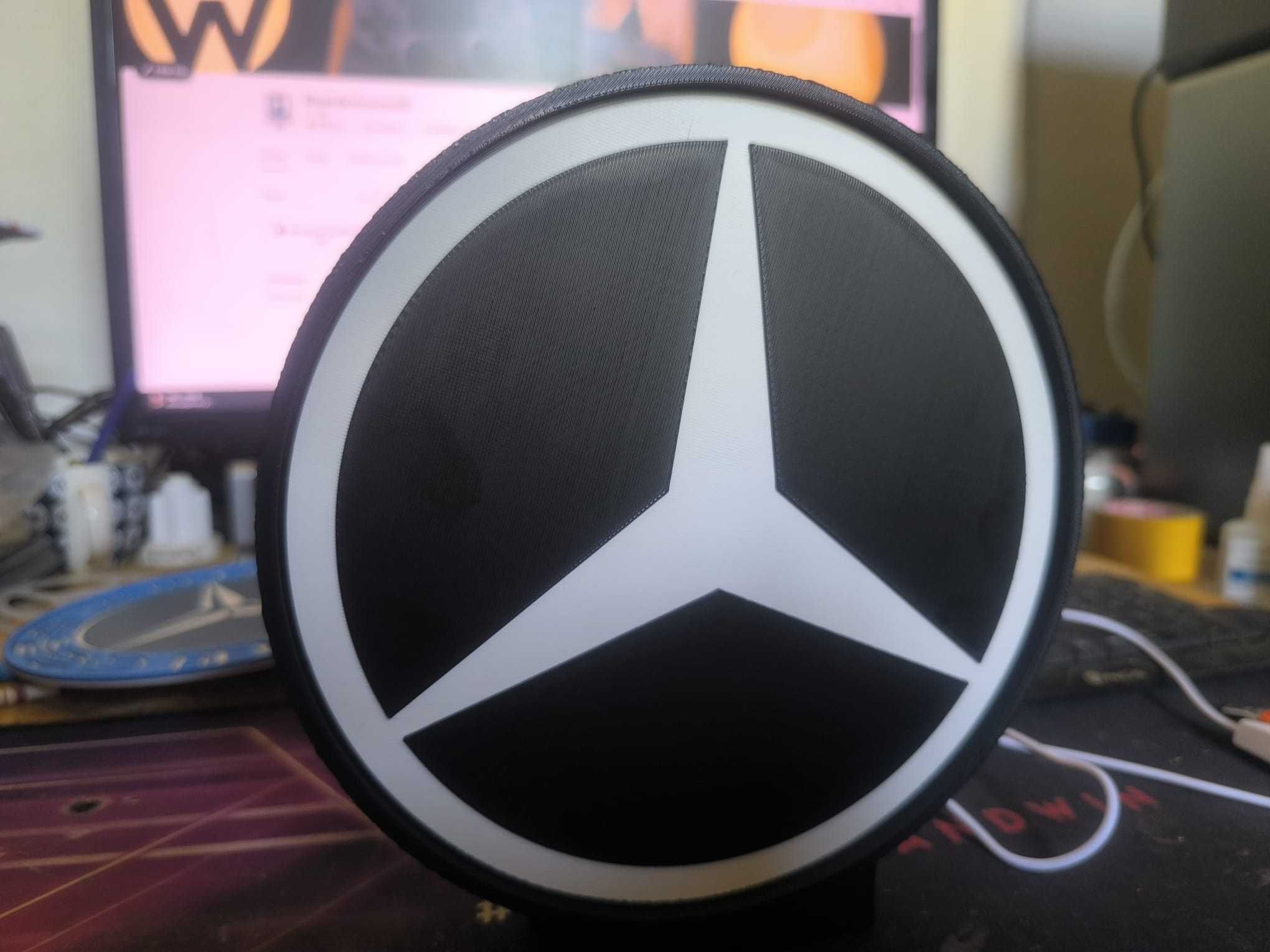 Luminária LED Mercedes-Benz Logo Moderno