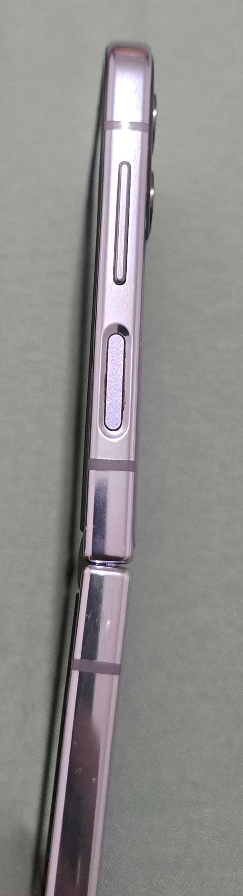 SAMSUNG Galaxy Z Flip4