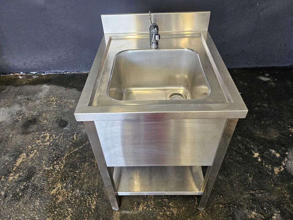 Bancada em inox com lava loiça