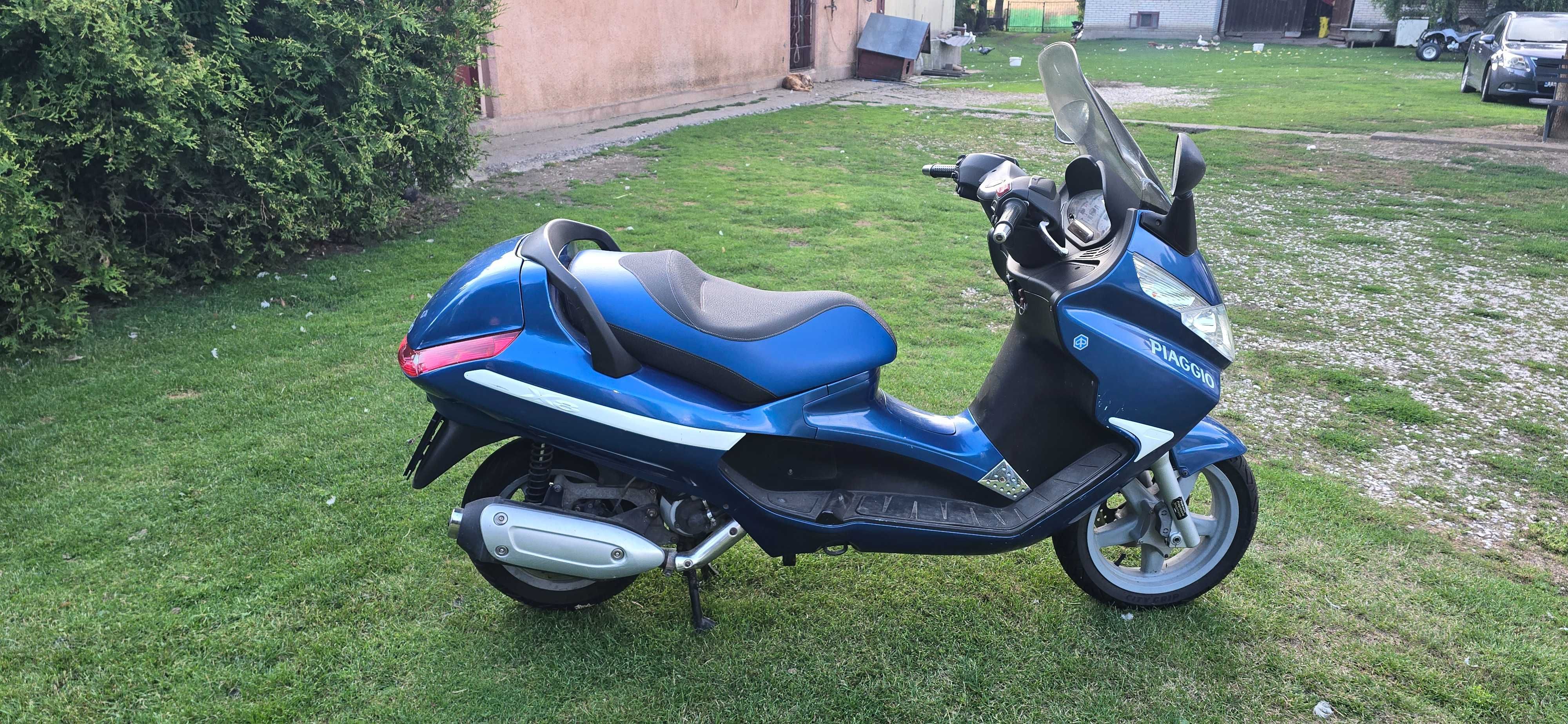 Sprzedam Piaggio X8 125 z 2004 roku