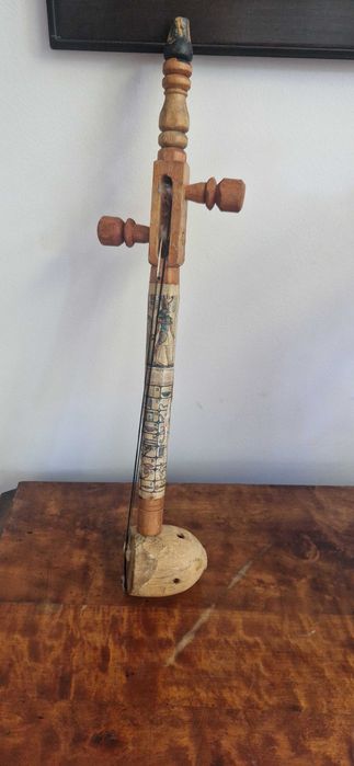 Rababa Ludowy Egipski drewniany instrument strunowy dekor rekwizyt