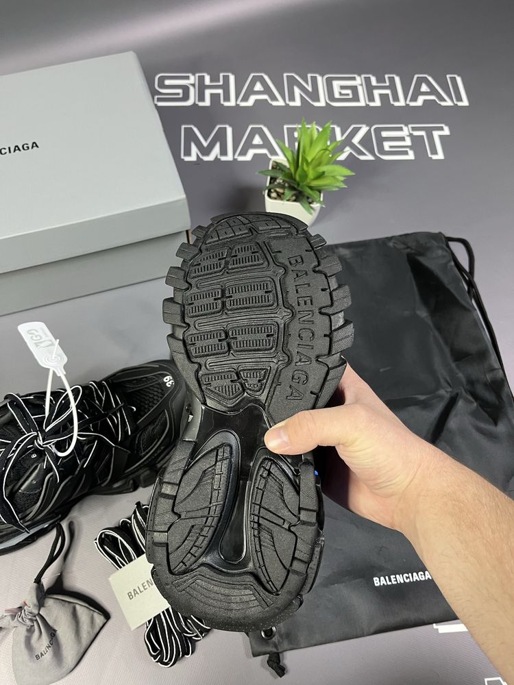 Кроссовки Balenciaga Track led